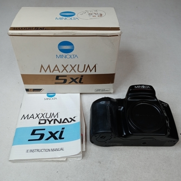 MINOLTA 5 Xi Maxxum 35mm Film SLR Body Only - Picture 1 of 8